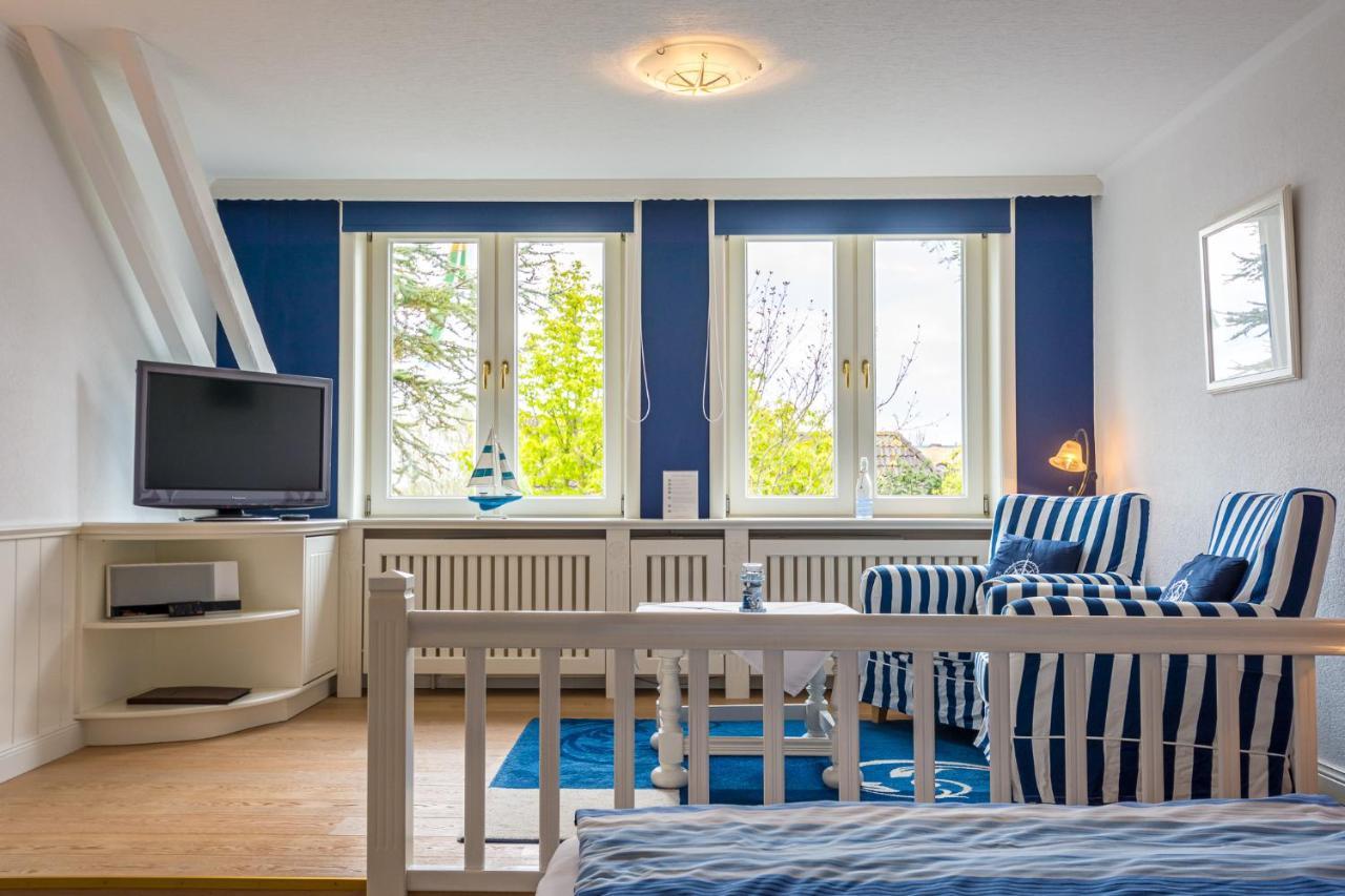 Inselhotel Arfsten Wyk auf Föhr Buitenkant foto