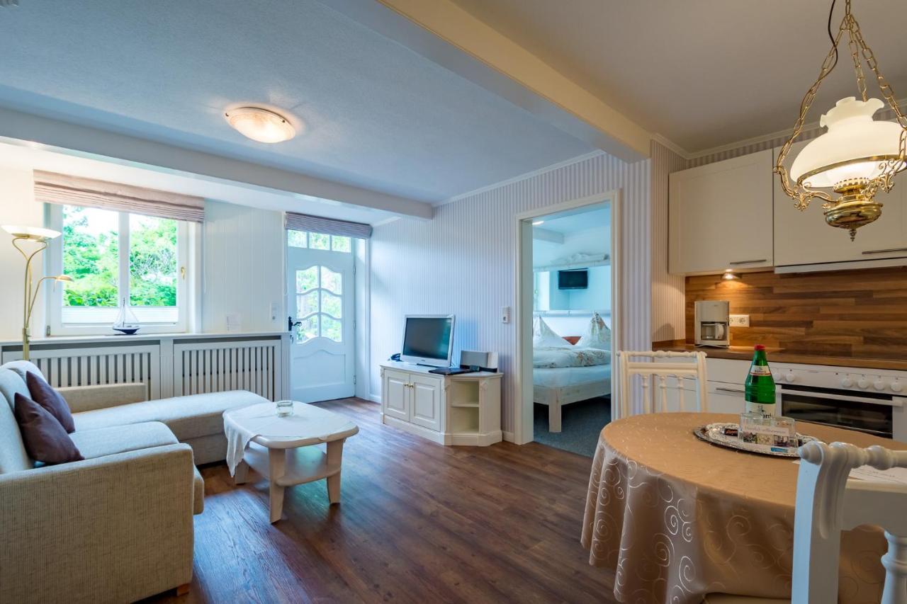 Inselhotel Arfsten Wyk auf Föhr Buitenkant foto