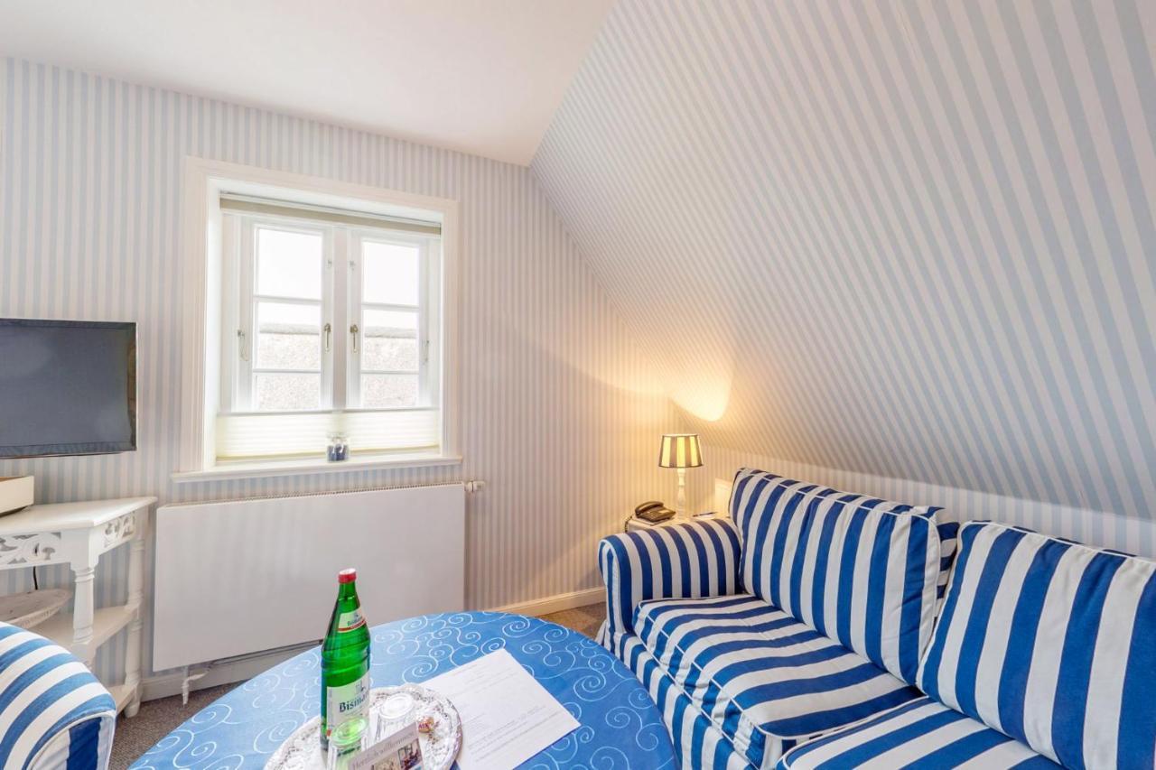 Inselhotel Arfsten Wyk auf Föhr Buitenkant foto