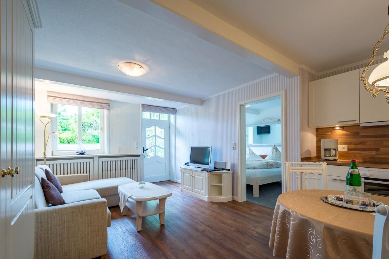 Inselhotel Arfsten Wyk auf Föhr Buitenkant foto