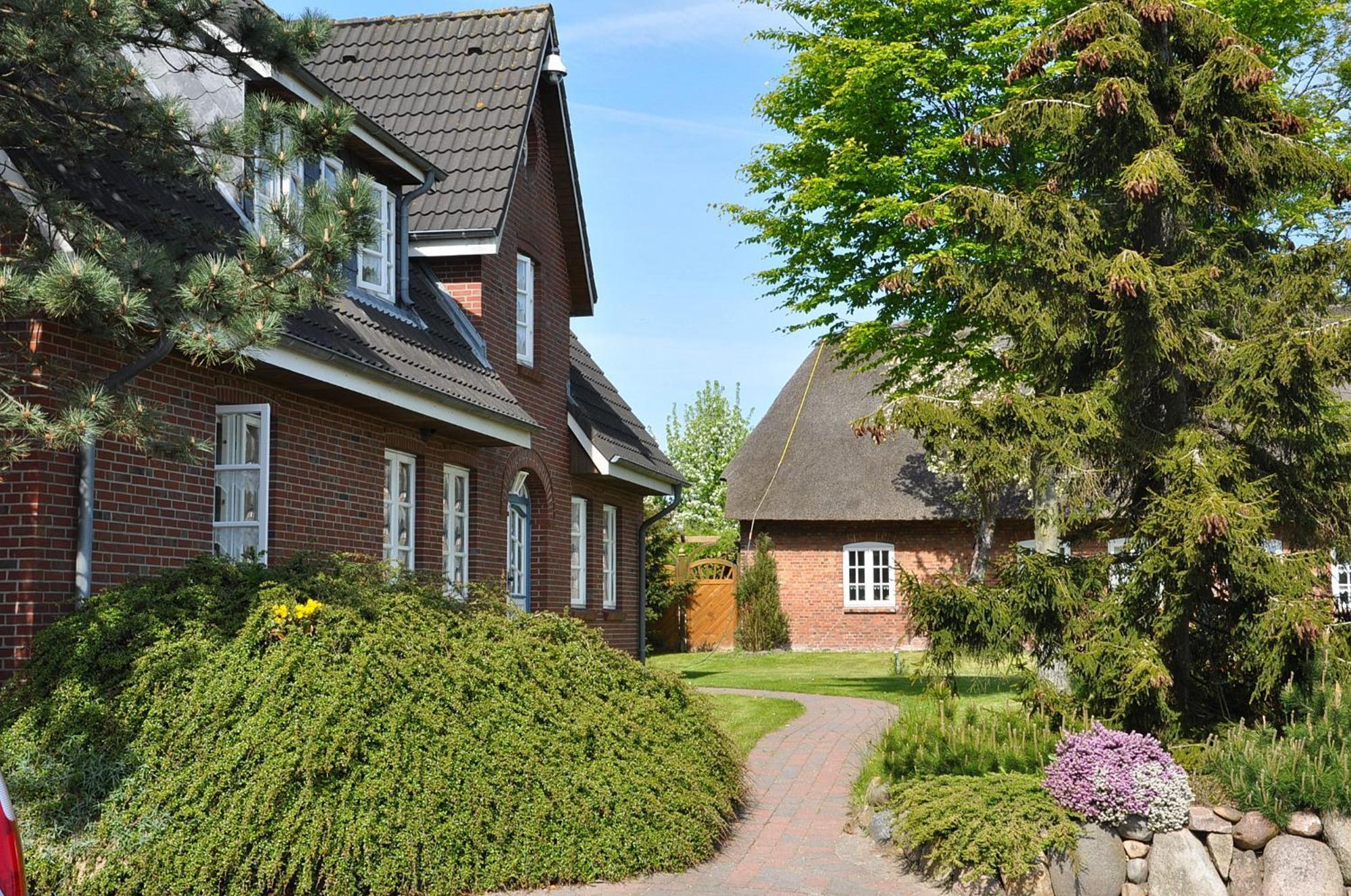 Inselhotel Arfsten Wyk auf Föhr Buitenkant foto